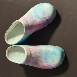 Dansko Kane clogs Size 7